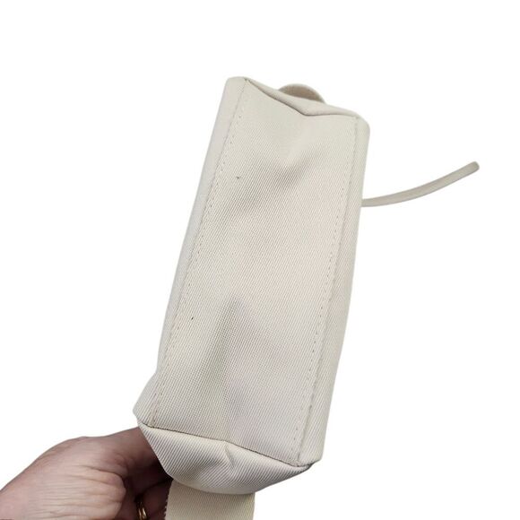 Salvatore Ferragamo Cream Makeup Perfume Bag - Picture 4 of 8